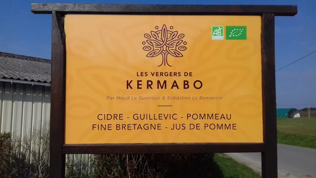 le logo de kermabo