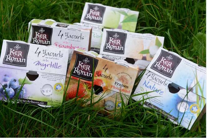 une gamme de yaourt de ker ronan nature, aux fruits